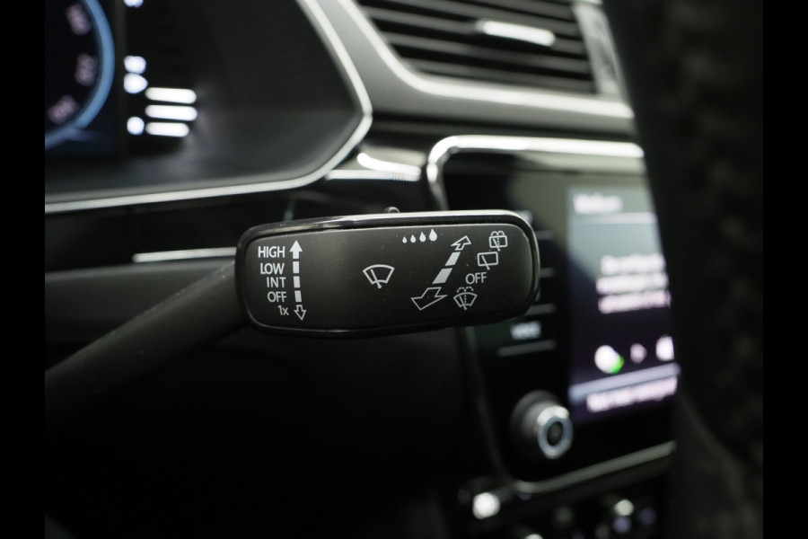 Škoda Superb Combi 1.4 TSI iV Laurin & Klement | Canton | Leder | Trekhaak | Memory | Virtual | Adaptive Cruise | Keyless | Carplay