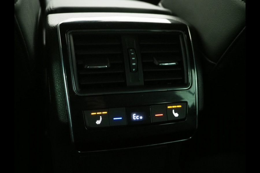 Škoda Superb Combi 1.4 TSI iV Laurin & Klement | Canton | Leder | Trekhaak | Memory | Virtual | Adaptive Cruise | Keyless | Carplay