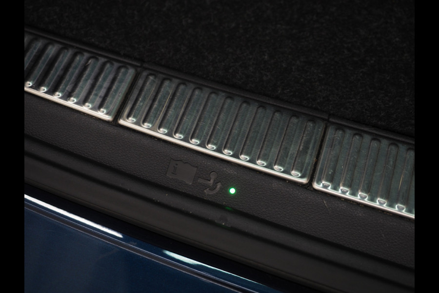 Škoda Superb Combi 1.4 TSI iV Laurin & Klement | Canton | Leder | Trekhaak | Memory | Virtual | Adaptive Cruise | Keyless | Carplay