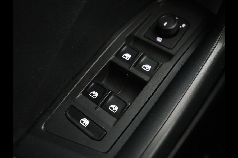 Volkswagen T-Roc 1.0 TSI | Adaptive cruise | Carplay | Airco | DAB | Bluetooth