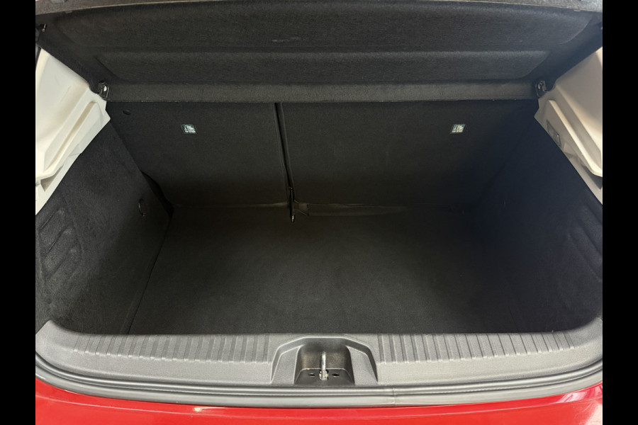 Renault Clio 1.0 TCe 90pk Intens | Navi | 360 | Stuur & Stoelverwarming | Carplay | 17" | Led | 100% onderhouden!