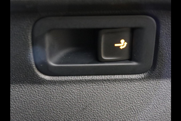 Volkswagen ID.4 First 77 kWh | Trekhaak | Stoel & stuurverwarming | Adaptive cruise | Camera | Carplay | Half leder | Navigatie | 20'' | Full LED | Keyless | Climate control | Sfeerverlichting