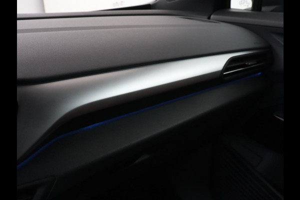 Volkswagen ID.4 First 77 kWh | Trekhaak | Stoel & stuurverwarming | Adaptive cruise | Camera | Carplay | Half leder | Navigatie | 20'' | Full LED | Keyless | Climate control | Sfeerverlichting