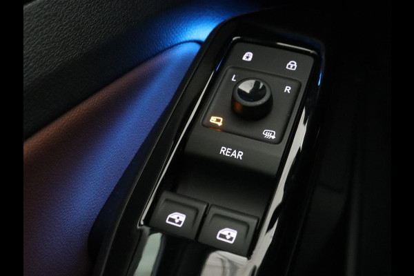 Volkswagen ID.4 First 77 kWh | Trekhaak | Stoel & stuurverwarming | Adaptive cruise | Camera | Carplay | Half leder | Navigatie | 20'' | Full LED | Keyless | Climate control | Sfeerverlichting