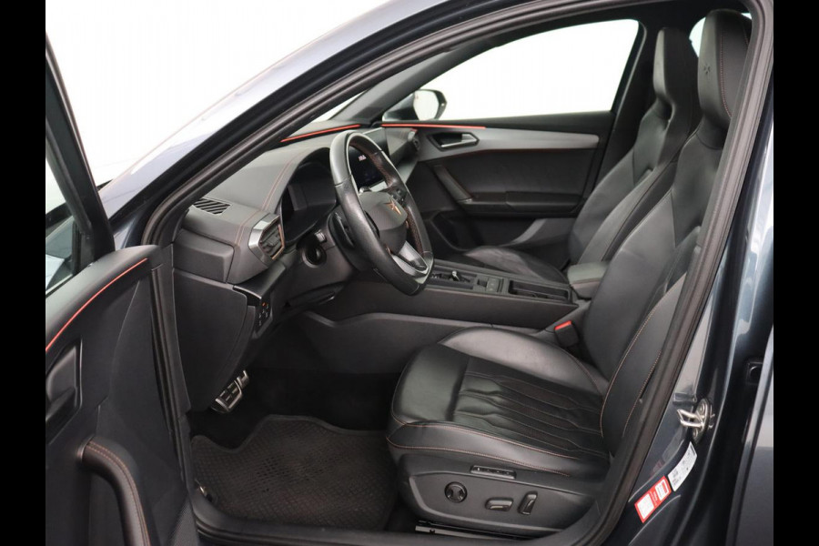 CUPRA Leon 1.4 eHybrid VZ | 245pk | Panoramadak | Leder | Stoelverwarming | Adaptive cruise | Camera | Carplay | Navigatie | Sfeerverlichting | Memory | Sportstoelen | Full LED | PHEV | Plug In