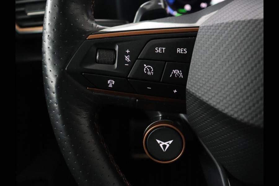 CUPRA Leon 1.4 eHybrid VZ | 245pk | Panoramadak | Leder | Stoelverwarming | Adaptive cruise | Camera | Carplay | Navigatie | Sfeerverlichting | Memory | Sportstoelen | Full LED | PHEV | Plug In