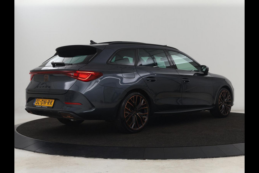 CUPRA Leon 1.4 eHybrid VZ | 245pk | Panoramadak | Leder | Stoelverwarming | Adaptive cruise | Camera | Carplay | Navigatie | Sfeerverlichting | Memory | Sportstoelen | Full LED | PHEV | Plug In