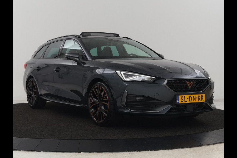 CUPRA Leon 1.4 eHybrid VZ | 245pk | Panoramadak | Leder | Stoelverwarming | Adaptive cruise | Camera | Carplay | Navigatie | Sfeerverlichting | Memory | Sportstoelen | Full LED | PHEV | Plug In