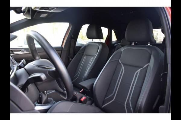 Volkswagen Polo 1.0 TSI Highline Business R | Apple CarPlay | Half Leer | Sportstoelen | Senoren