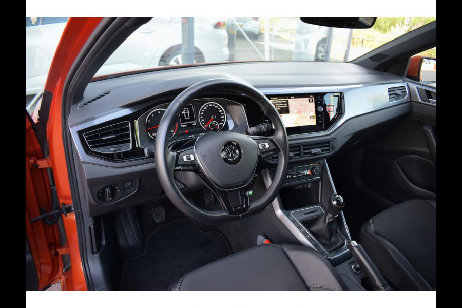 Volkswagen Polo 1.0 TSI Highline Business R | Apple CarPlay | Half Leer | Sportstoelen | Senoren