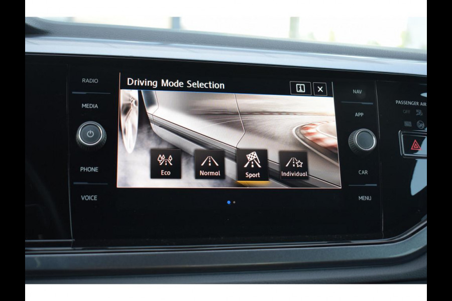 Volkswagen Polo 1.0 TSI Highline Business R | Apple CarPlay | Half Leer | Sportstoelen | Senoren