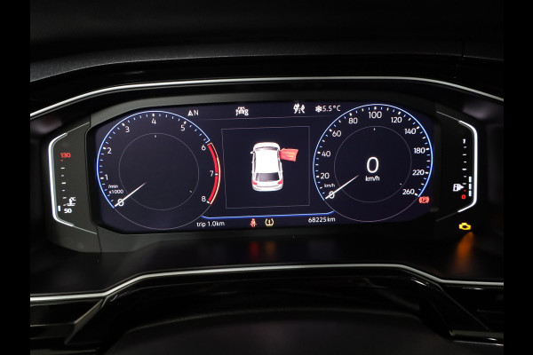 Volkswagen Polo 1.0 TSI Highline Business R 95 pk | Navigatie | Parkeersensoren | Autom. airco | Adaptieve cruise control | Voll. digitaal instrumentenpaneel |