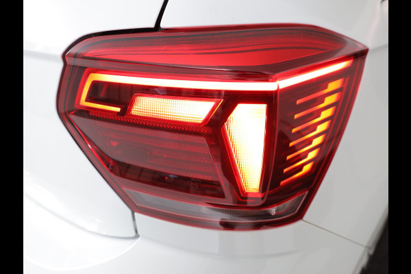 Volkswagen Polo 1.0 TSI Highline Business R 95 pk | Navigatie | Parkeersensoren | Autom. airco | Adaptieve cruise control | Voll. digitaal instrumentenpaneel |