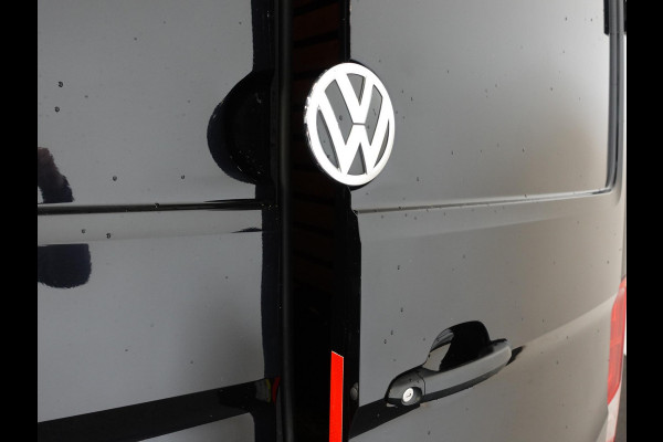 Volkswagen Crafter 2.0 TDI 177pk Automaat L3H3 / L2H2 Highline Airco App-connect ACC Camera Trekhaak