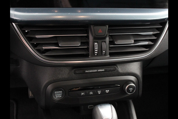 Ford Focus 155pk Hybrid Automaat Active X Navigatie Climate Control Camera Parkeer sensoren B&O Dab Led Lichtmetalen velgen