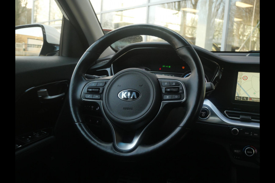 Kia e-Niro DynamicPlusLine 64 kWh | SOH 95,5% | 3Fase | JBL Audio | Stoel geheugen | Cruise | Clima | Camera | Carplay | Navi | Stoel-stuurverwarming |