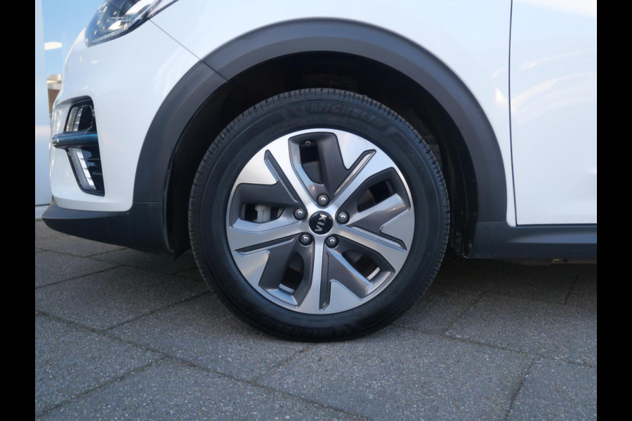 Kia e-Niro DynamicPlusLine 64 kWh | SOH 95,5% | 3Fase | JBL Audio | Stoel geheugen | Cruise | Clima | Camera | Carplay | Navi | Stoel-stuurverwarming |