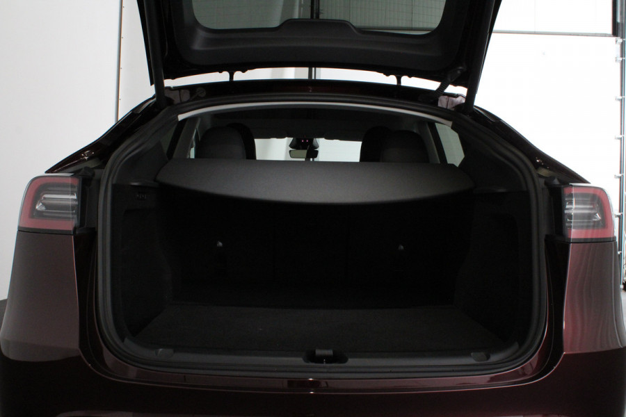 Tesla Model Y RWD 58 kWh Midnight Cherry Red/20inch/Trekhaak/Premium interieur