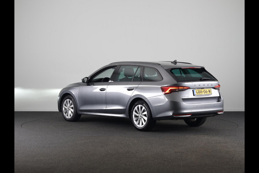 Škoda Octavia Combi 1.5 TSI MHEV First Edition 115pk | Climatronic | 17 inch Lichtmetalen velgen | Parkeercamera achter | Navigatie