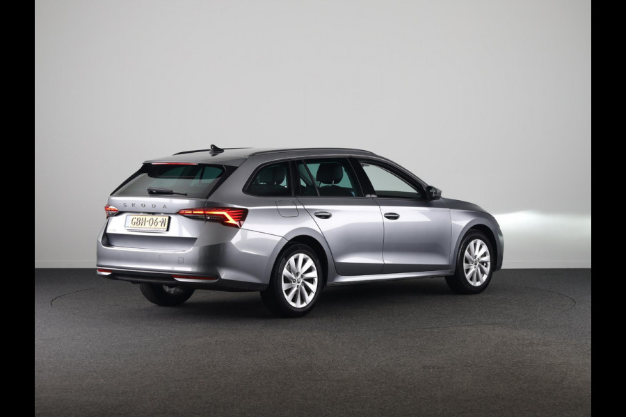 Škoda Octavia Combi 1.5 TSI MHEV First Edition 115pk | Climatronic | 17 inch Lichtmetalen velgen | Parkeercamera achter | Navigatie