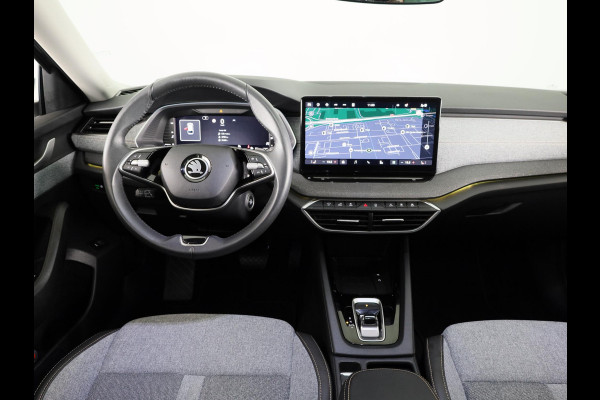 Škoda Octavia Combi 1.5 TSI MHEV First Edition 115pk | Climatronic | 17 inch Lichtmetalen velgen | Parkeercamera achter | Navigatie