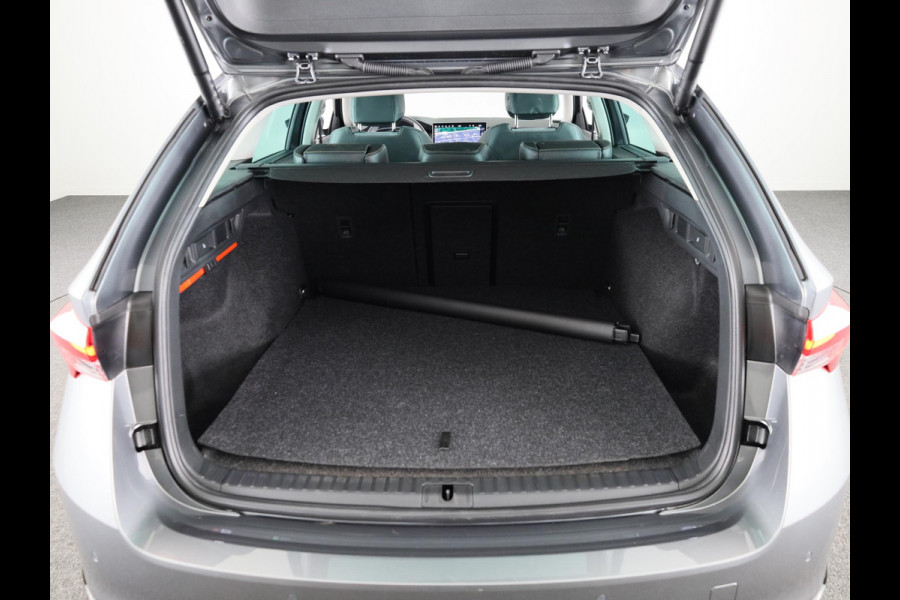 Škoda Octavia Combi 1.5 TSI MHEV First Edition 115pk | Climatronic | 17 inch Lichtmetalen velgen | Parkeercamera achter | Navigatie