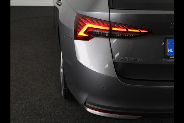 Škoda Octavia Combi 1.5 TSI MHEV First Edition 115pk | Climatronic | 17 inch Lichtmetalen velgen | Parkeercamera achter | Navigatie