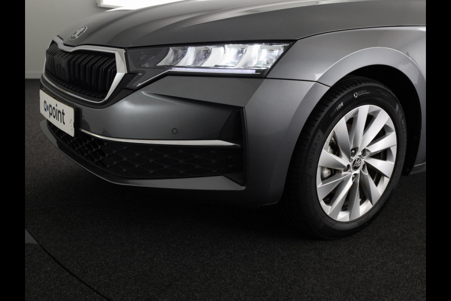 Škoda Octavia Combi 1.5 TSI MHEV First Edition 115pk | Climatronic | 17 inch Lichtmetalen velgen | Parkeercamera achter | Navigatie