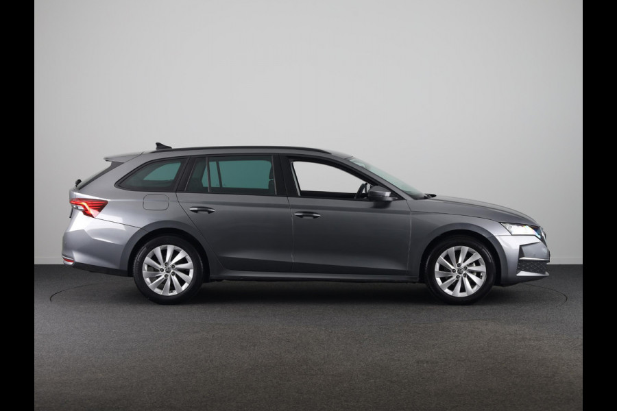 Škoda Octavia Combi 1.5 TSI MHEV First Edition 115pk | Climatronic | 17 inch Lichtmetalen velgen | Parkeercamera achter | Navigatie