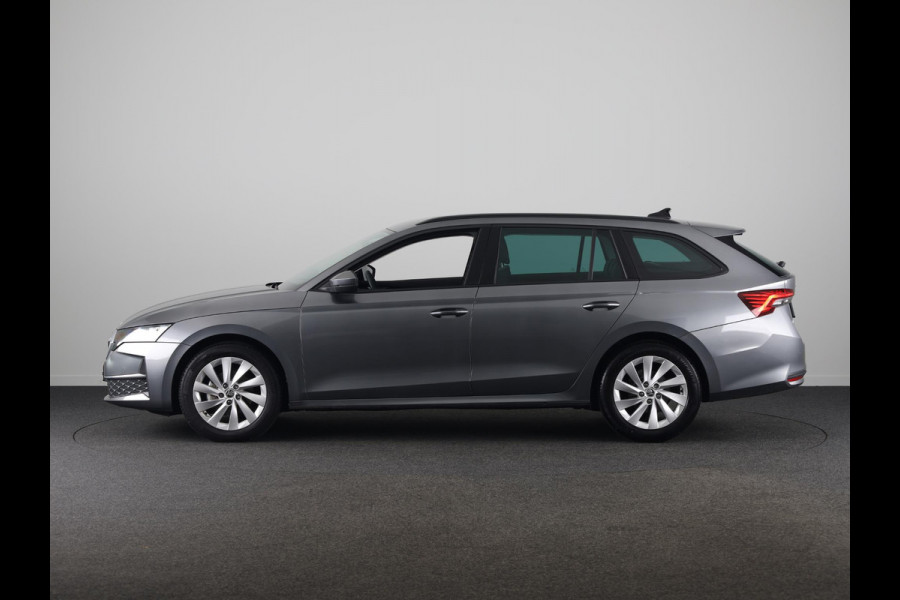 Škoda Octavia Combi 1.5 TSI MHEV First Edition 115pk | Climatronic | 17 inch Lichtmetalen velgen | Parkeercamera achter | Navigatie