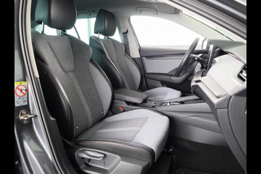 Škoda Octavia Combi 1.5 TSI MHEV First Edition 115pk | Climatronic | 17 inch Lichtmetalen velgen | Parkeercamera achter | Navigatie
