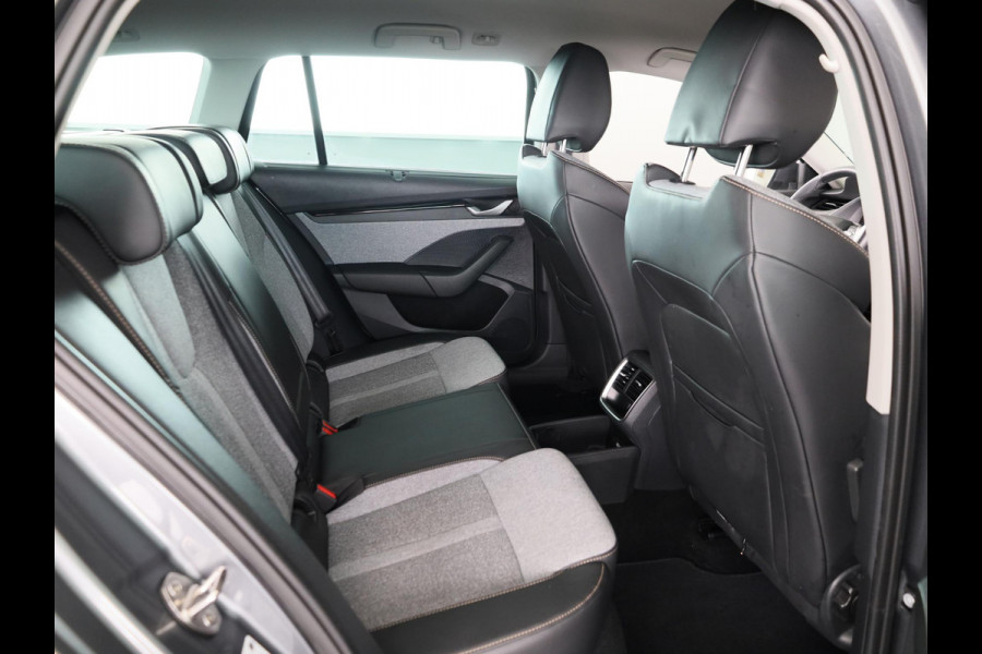 Škoda Octavia Combi 1.5 TSI MHEV First Edition 115pk | Climatronic | 17 inch Lichtmetalen velgen | Parkeercamera achter | Navigatie