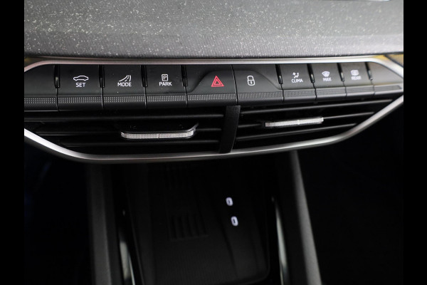 Škoda Octavia Combi 1.5 TSI MHEV First Edition 115pk | Climatronic | 17 inch Lichtmetalen velgen | Parkeercamera achter | Navigatie