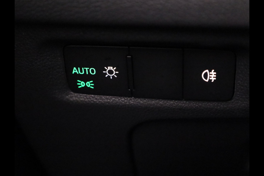 Škoda Octavia Combi 1.5 TSI MHEV First Edition 115pk | Climatronic | 17 inch Lichtmetalen velgen | Parkeercamera achter | Navigatie