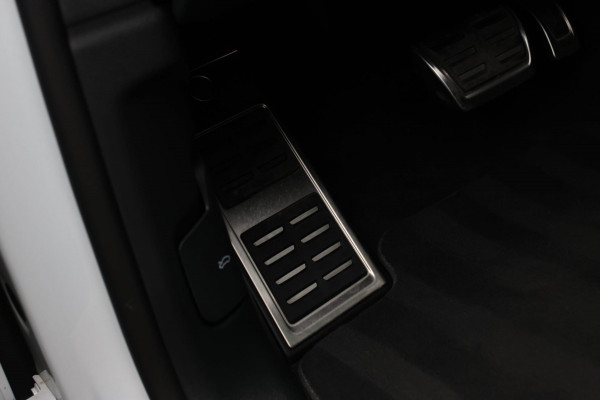 Audi Q8 60 TFSI e Quattro Competition *Pano*RS-Stoelen*B&O*Soft-Close*ABT*