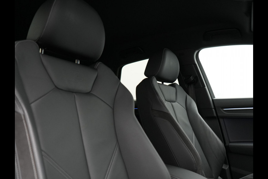 Audi Q3 45 TFSI e edition Plug In Hybrid 245pk Dealer O.H. PHEV | S Line Int. | Trekhaak Af Fabriek | Camera | Sfeerverlichting | Virtual Cockpit | Keyless | Blis | Navigatie | DAB |