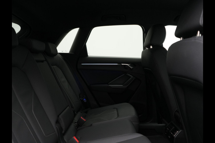 Audi Q3 45 TFSI e edition Plug In Hybrid 245pk Dealer O.H. PHEV | S Line Int. | Trekhaak Af Fabriek | Camera | Sfeerverlichting | Virtual Cockpit | Keyless | Blis | Navigatie | DAB |