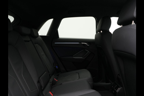 Audi Q3 45 TFSI e edition Plug In Hybrid 245pk Dealer O.H. PHEV | S Line Int. | Trekhaak Af Fabriek | Camera | Sfeerverlichting | Virtual Cockpit | Keyless | Blis | Navigatie | DAB |