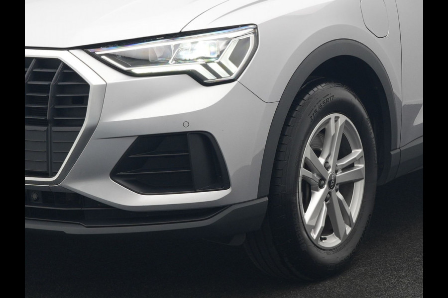 Audi Q3 45 TFSI e edition Plug In Hybrid 245pk Dealer O.H. PHEV | S Line Int. | Trekhaak Af Fabriek | Camera | Sfeerverlichting | Virtual Cockpit | Keyless | Blis | Navigatie | DAB |