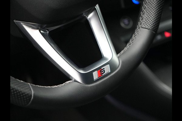 Audi Q3 45 TFSI e edition Plug In Hybrid 245pk Dealer O.H. PHEV | S Line Int. | Trekhaak Af Fabriek | Camera | Sfeerverlichting | Virtual Cockpit | Keyless | Blis | Navigatie | DAB |