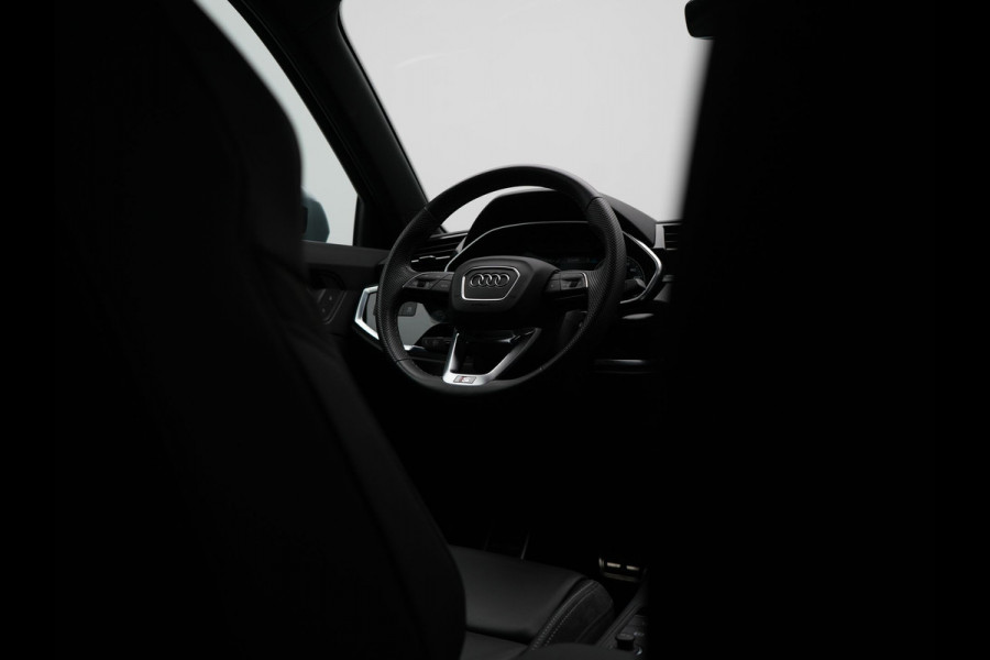 Audi Q3 45 TFSI e edition Plug In Hybrid 245pk Dealer O.H. PHEV | S Line Int. | Trekhaak Af Fabriek | Camera | Sfeerverlichting | Virtual Cockpit | Keyless | Blis | Navigatie | DAB |