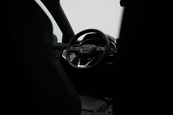 Audi Q3 45 TFSI e edition Plug In Hybrid 245pk Dealer O.H. PHEV | S Line Int. | Trekhaak Af Fabriek | Camera | Sfeerverlichting | Virtual Cockpit | Keyless | Blis | Navigatie | DAB |