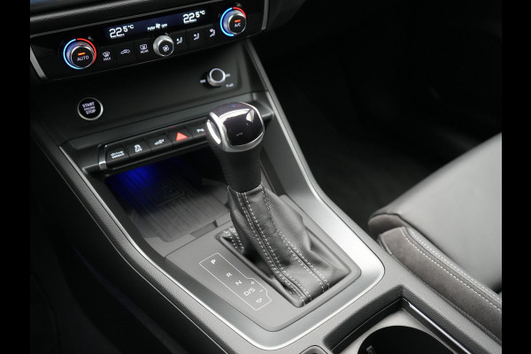 Audi Q3 45 TFSI e edition Plug In Hybrid 245pk Dealer O.H. PHEV | S Line Int. | Trekhaak Af Fabriek | Camera | Sfeerverlichting | Virtual Cockpit | Keyless | Blis | Navigatie | DAB |