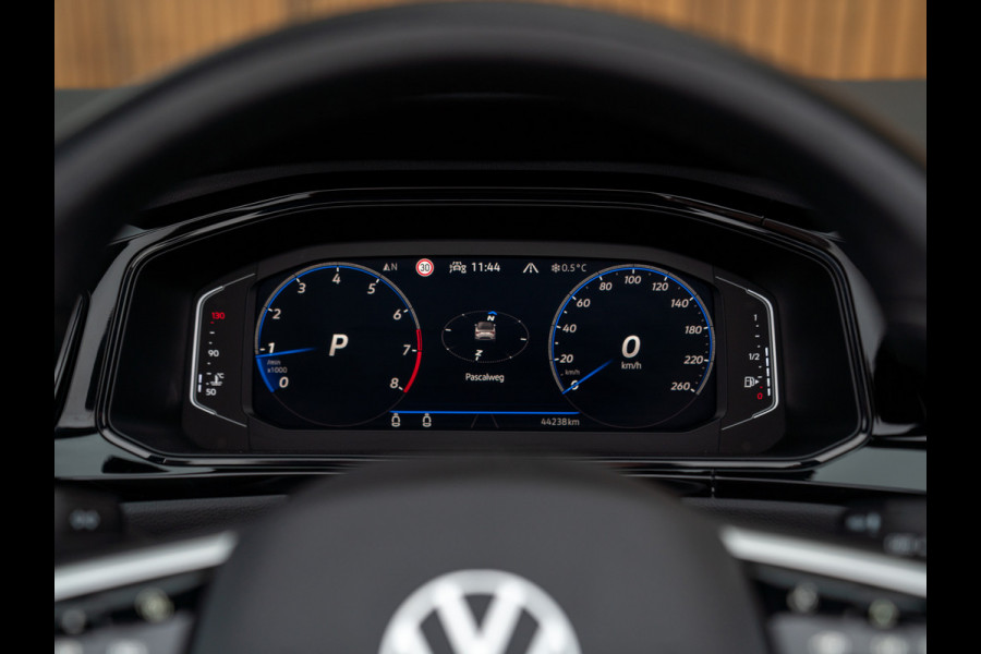 Volkswagen T-Roc Cabrio 1.5 TSI R-Line Edition | Adapt. cruise | Camera