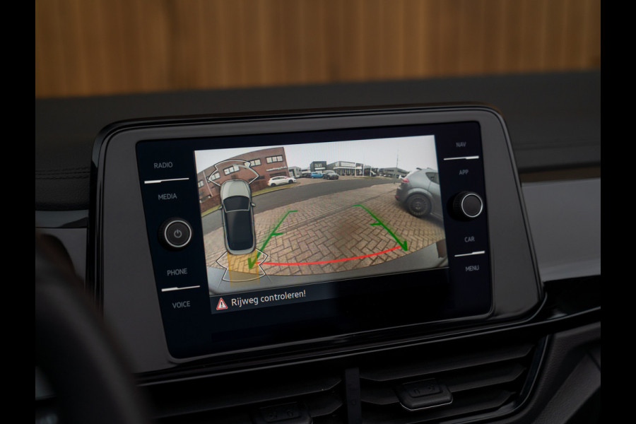 Volkswagen T-Roc Cabrio 1.5 TSI R-Line Edition | Adapt. cruise | Camera