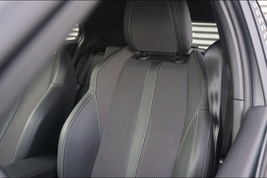 Peugeot 2008 1.2 Hybrid GT | 145PK | CAMERA | CARPLAY