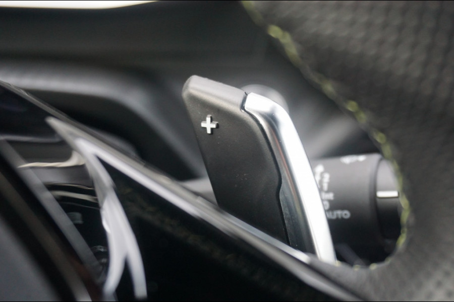Peugeot 2008 1.2 Hybrid GT | 145PK | CAMERA | CARPLAY