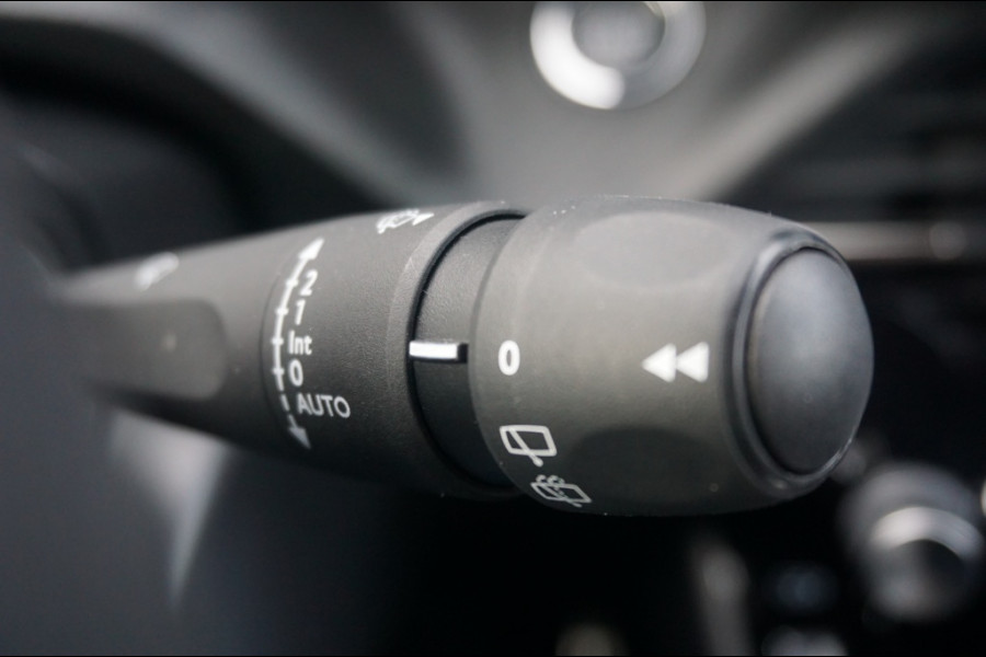 Peugeot 2008 1.2 Hybrid GT | 145PK | CAMERA | CARPLAY