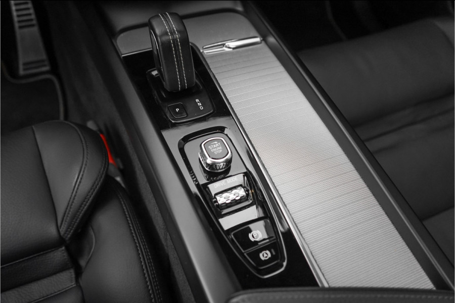 Volvo XC60 2.0 B5 Inscription R-Design Pano Trekhaak Harman/Kardon