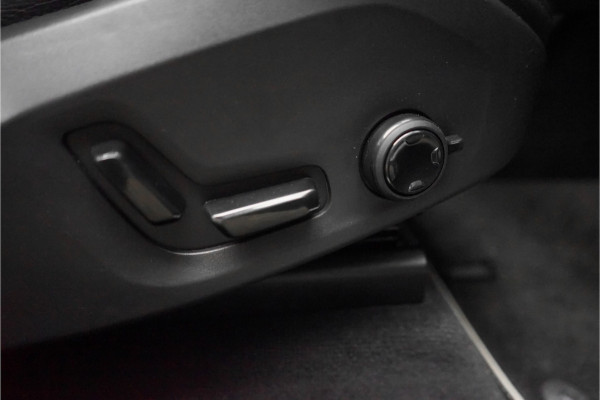 Volvo XC60 2.0 B5 Inscription R-Design Pano Trekhaak Harman/Kardon